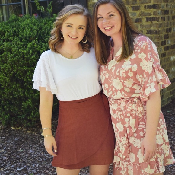 Meet your Posher, Caleigh - Picture 1 of 1